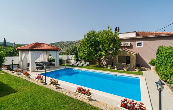 pool