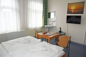 Budgetzimmer mit Dusche/WC auf dem Flur 21