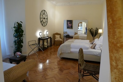 Super  * * * *  Apartment am Hauptbahnhof mit Terrasse, WiFi, Waschmaschine