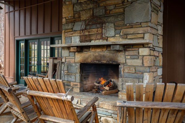 Relax Around this Outdoor Fireplace!