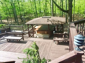 Large hot tub, opens all year around. Relax in middle of nature.