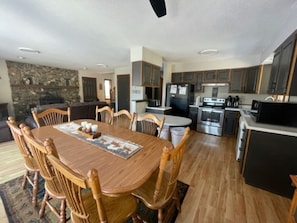 Dining room/ Kitchen