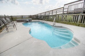 Banana Cabana pool