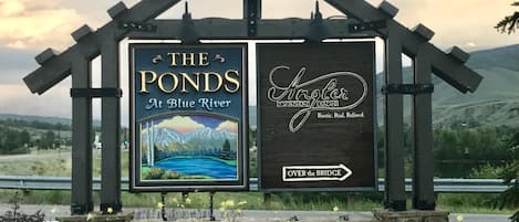 The Ponds at Blue River signage, right turn off Blue River Parkway