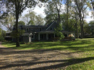 Beautiful Lake Erie Property, 6 bdrm, 4 Bath, private beach, wrap around porch.