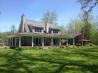 Beautiful Lake Erie Property, 6 bdrm, 4 Bath, private beach, wrap around porch.