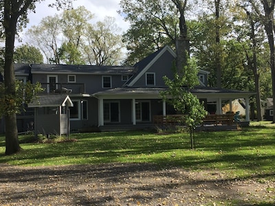 Beautiful Lake Erie Property, 6 bdrm, 4 Bath, private beach, wrap around porch.