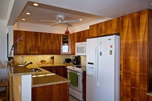 Fully Equipped Kitchen with Retro furnishings