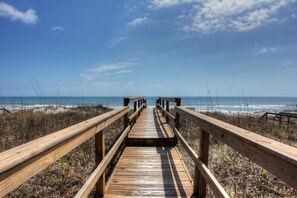 The Hideaway B-Beach Access