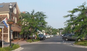 Easy walk to town. Save meter money have a second glass of wine