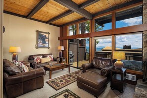 Star Harbor 4 Living Area - Star Harbor 4 Living Area