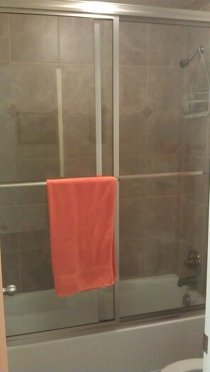 Shower/Tub