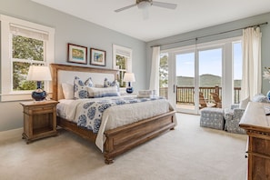 Main Suite/Bedroom One - King Bed