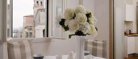 Dining room with canal views through 3 windowsview to Giudecca canal