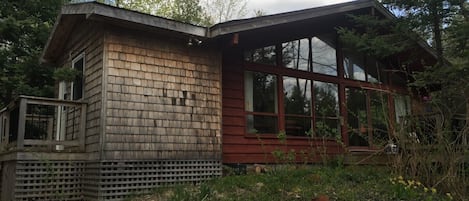 Comfortable modern chalet with large mudroom for all your gear