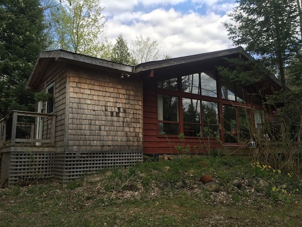 Comfortable modern chalet with large mudroom for all your gear