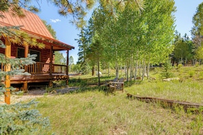 Cabin Exterior | Steps to Access