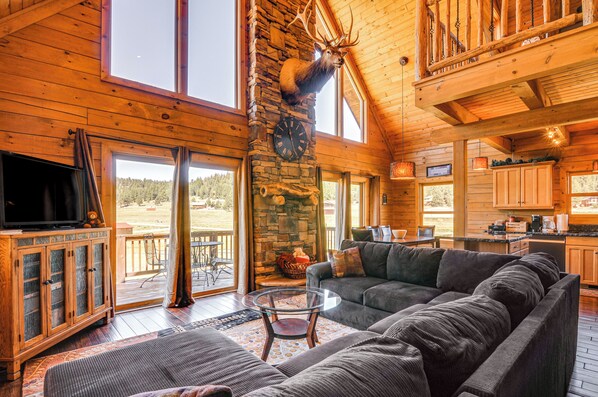 Duck Creek Village Vacation Rental | 4BR | 3BA | 2,000 Sq Ft | Stairs Required