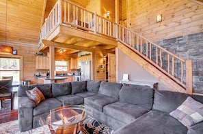 Living Room | Deck Access