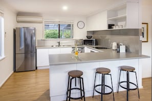 Kitchen/breakfast bar