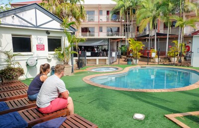 Brisbane Backpackers Resort - Group of 8