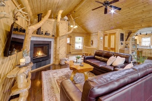 Living Room | Gas Fireplace | Smart TV | 2-Floor Property