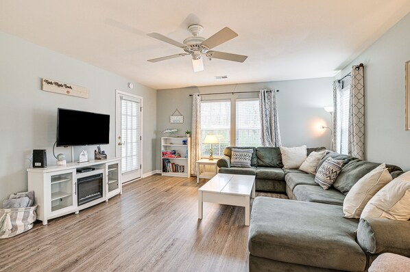 Myrtle Beach Vacation Rental | 3BR | 2BA | 1,400 Sq Ft | Step-Free Access