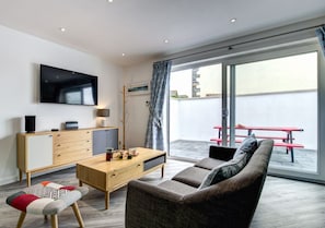 Open plan living room/kitchen/diner