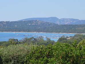vue de la villa du petit port de plaisance de pinarellu 