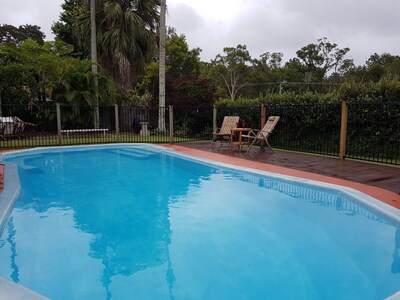 Beerwah House, 3Bedroom , swimming pool, near Australia Zoo, Sunshine Coast