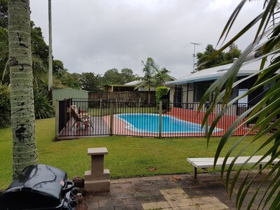 Beerwah House, 3Bedroom , swimming pool, near Australia Zoo, Sunshine Coast