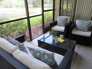 Come enjoy the beautiful lake view from the lanai. Perfect place to relax.