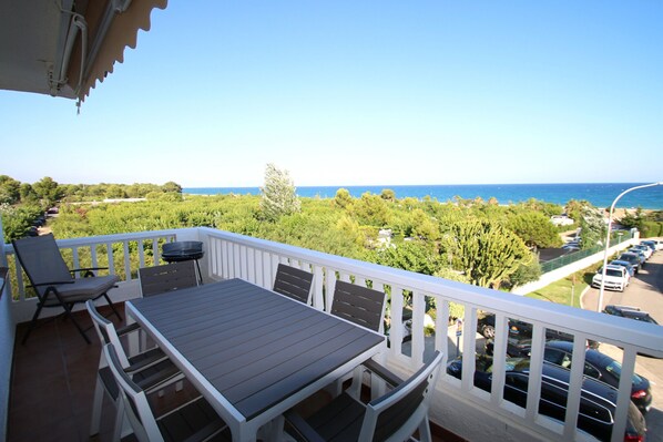 Holiday rentals Casa Carmen in Miami Platja with sea view