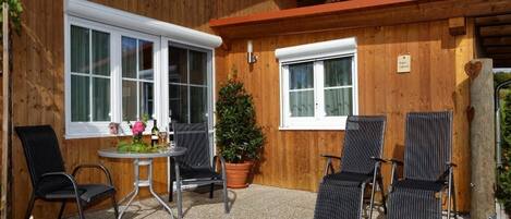 Ferienhaus (44qm) mit möblierter Terrasse-Ferienhaus Terrasse