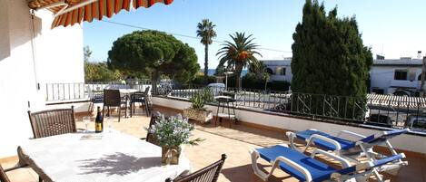 house Becker with sea view in Miami playa in Spain