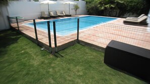 child proof pool fence