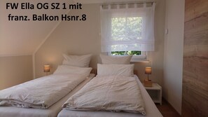 Ferienwohnung Rettinger / Monteurwohnung (Windischeschenbach)-FW Ella OG SZ 1 mit franz. Balkon Hsnr. 8