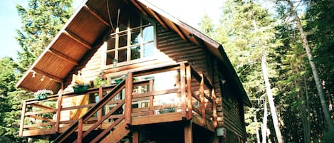 Alyeska Hideaway Vacation Rentals- Alyeska Cabin