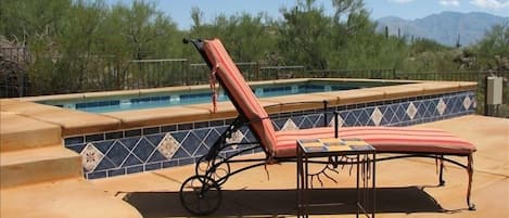 Counter-Current Pool & Patio w/hot tub