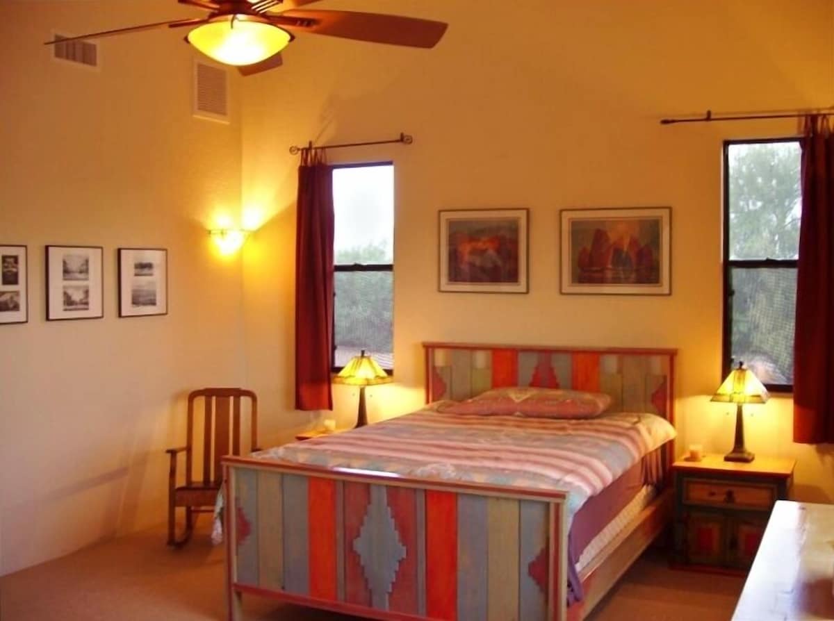 La Casita De Tucson – a Unique Private Getaway W/Pool & Spa. Close to downtown