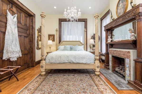 1st floor Master Bedroom