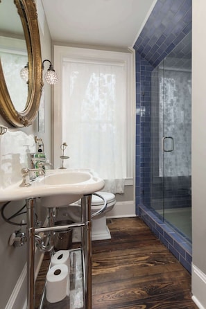 1st Floor Bath #1