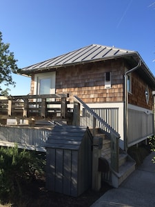 Fire Hut, Bald Head Island Element/Studio On Marina