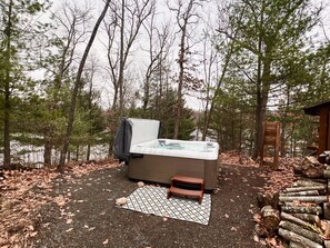 Lakeview Hot Tub!