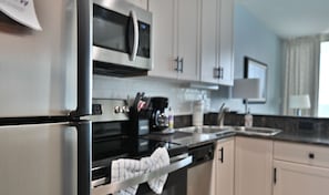 Beautiful Kitchen-Well Maintained and Stocked
