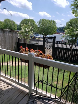 The Cottage backyard from the deck