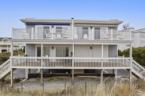 Exterior,Back Elevation,