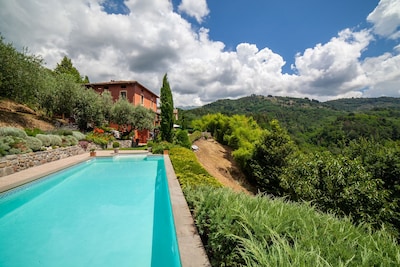 Alventura Villa With Private Pool, 1.5km from Barga, 3 en suite Bedrooms