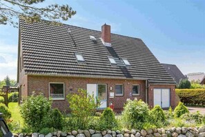 Aussenansicht Haus Bernstein, Gorch-Fock-Weg 18, St. Peter-Bad