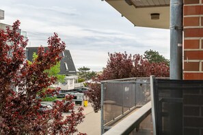 Kleiner Meerblick vom Balkon